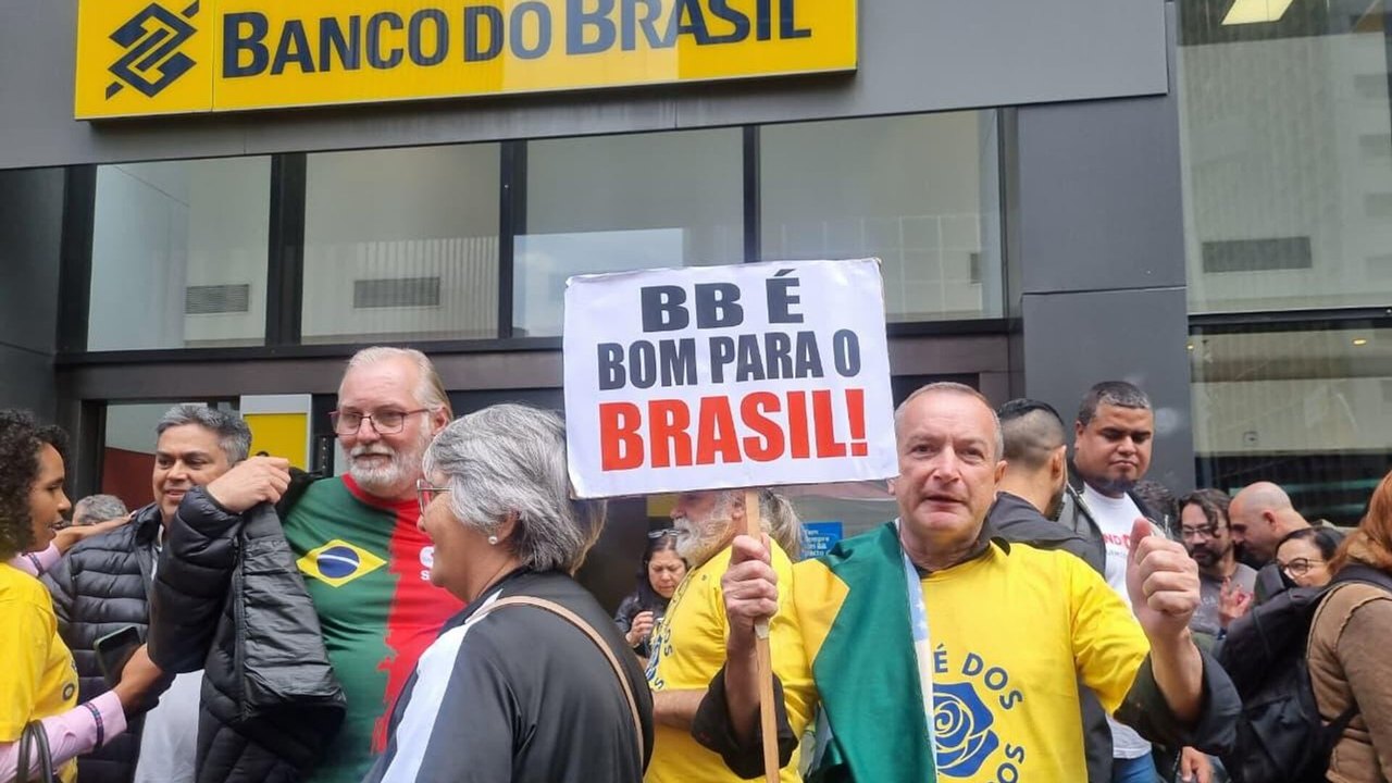 Sindicalistas denunciam ataques contra o Banco do Brasil e defendem instituições públicas (VÍDEOS)