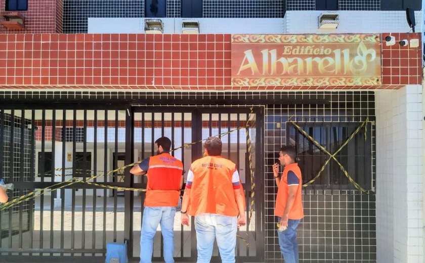 Defesa Civil interdita edifício com rachaduras no Pinheiro