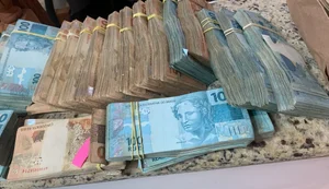 Dinheiro apreendido em operação da PF. Fonte: Internet