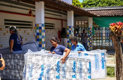 Semed contribui com escolas e transporte na assistência à população desalojada