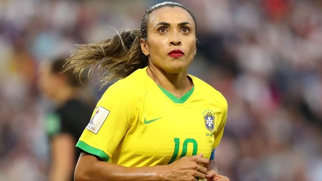 Marta deveria ser reverenciada como o meu pai, diz Kely, filha de Pelé