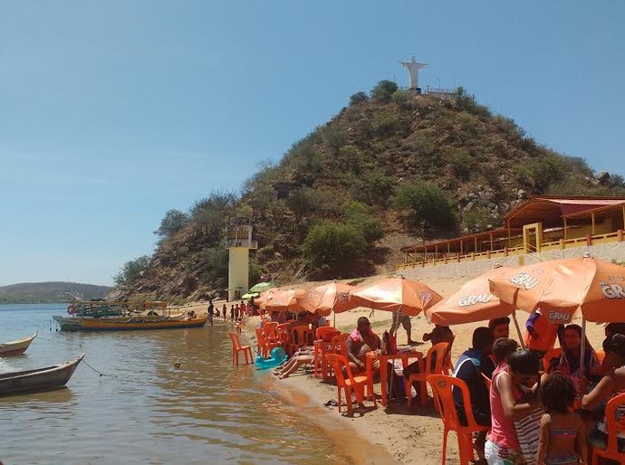 Banho de rio na Praia do Cristo Redentor está liberado em Pão de Açúcar