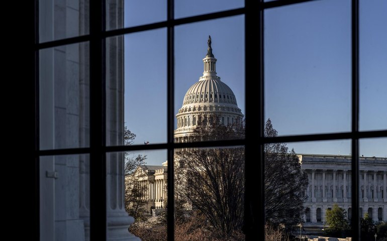 Corrupção é um dos argumentos centrais a favor da suspensão da ajuda dos EUA a Kiev, dizem senadores