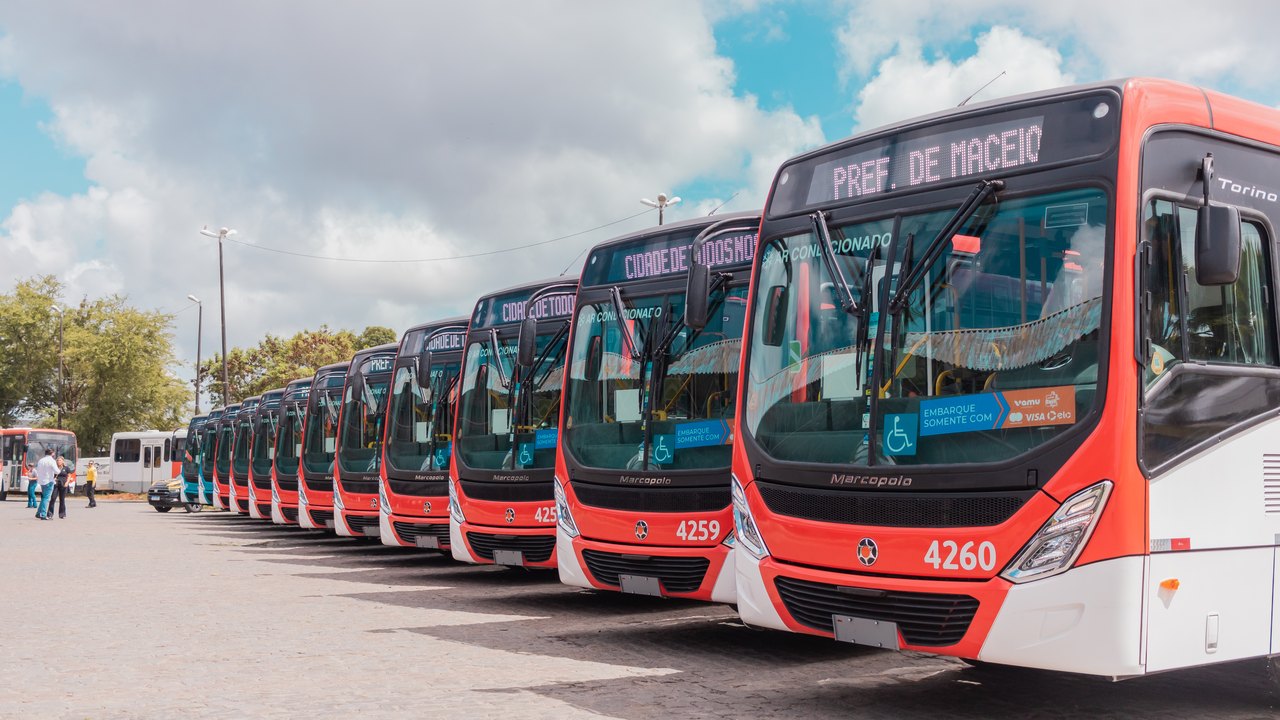 Ônibus Geladão atende toda frota da linha 042-Benedito Bentes/Centro