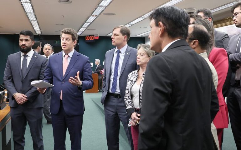 Ricardo Salles desiste de pedir prorrogação dos trabalhos da CPI do MST