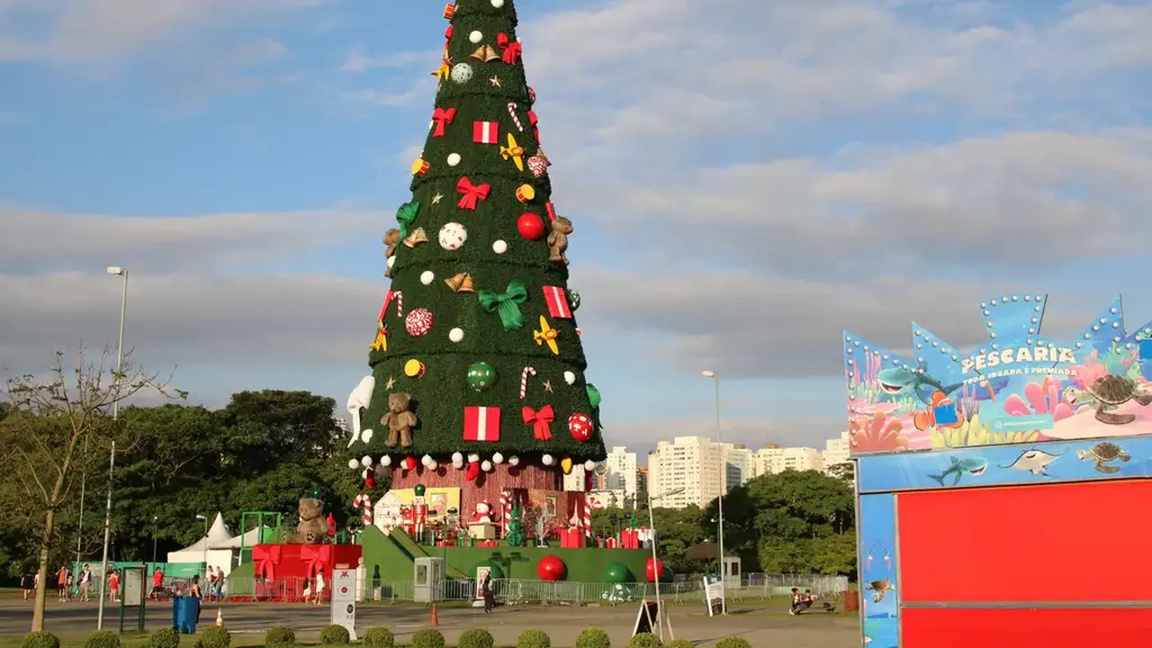 Árvore de Natal na Enseada de Botafogo deve receber 650 mil visitantes, dizem organizadores