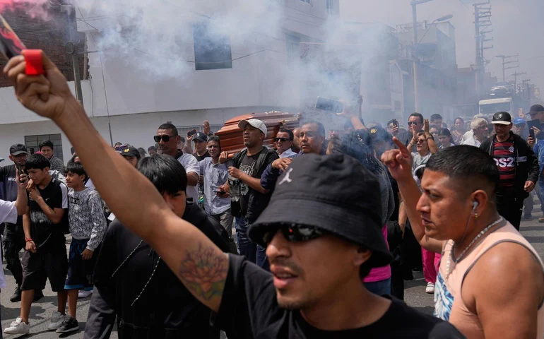 Presidente do Peru declara estado de emergência após manifestações contra alta da violência
