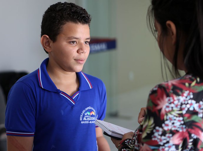 Esmal oferece sessão de cinema para mais de 300 estudantes