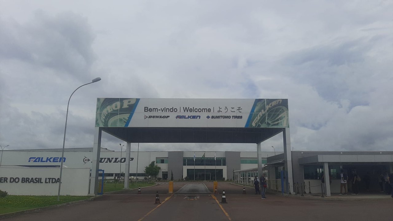 Sumitomo Rubber quer produzir 50% mais pneus até 2029 no Brasil
