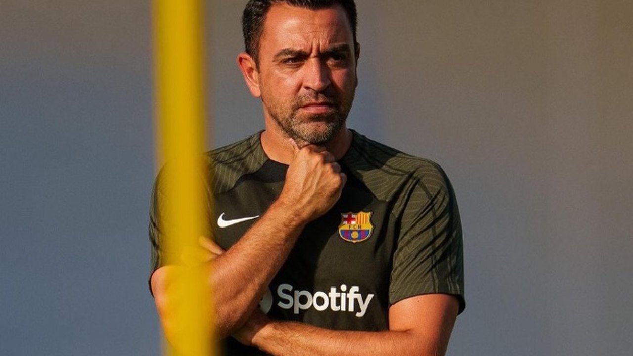 Barcelona anuncia a renovação de contrato com  o técnico Xavi Hernández até 2025
