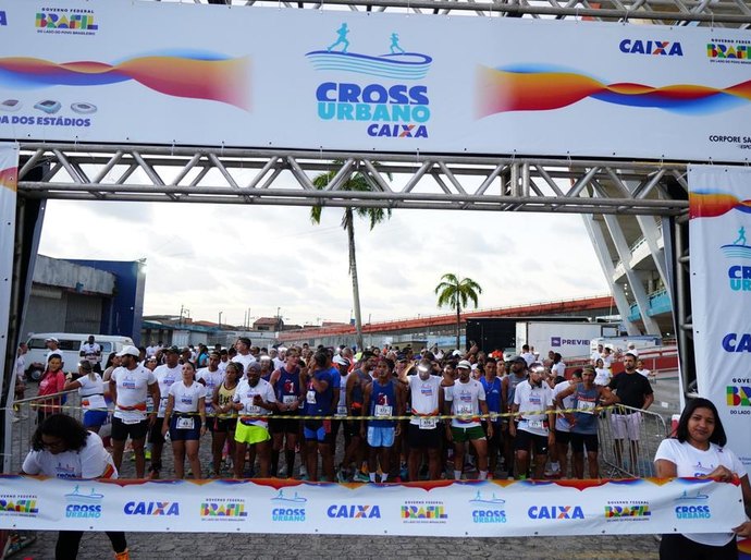 Cross Urbano Caixa faz a festa dos participantes com chegada no estádio Rei Pelé, em Maceió