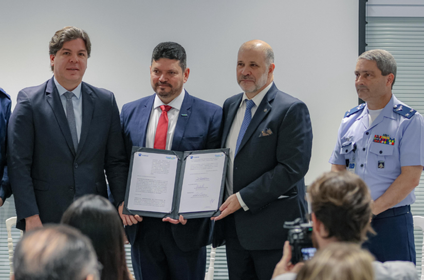 Nova etapa do programa Escolas Conectadas vai levar internet via satélite para 4,1 mil escolas públicas