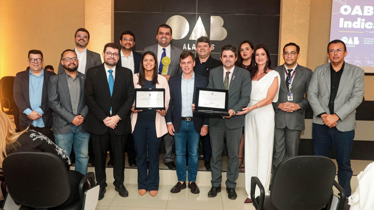 Uneal recebe selos OAB Indica e OAB Recomenda durante solenidade em Arapiraca
