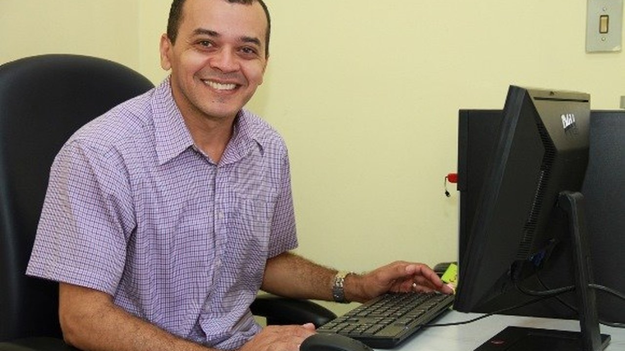 Servidor da Educação é reconhecido como funcionário modelo