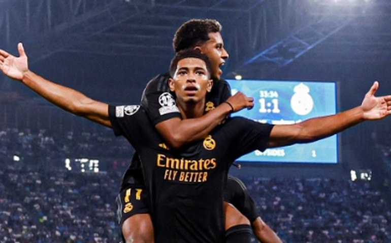 Em grande jogo, Real Madrid derrota Napoli com gol contra do goleiro