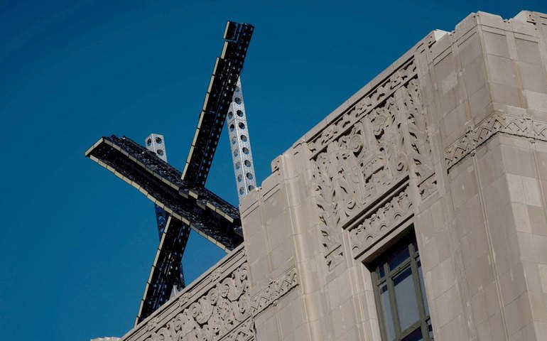 União Europeia pressiona rede social X sobre Grok após chatbot gerar conteúdo classificado como “chocante” e discurso de ódio