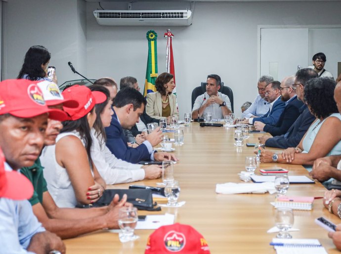 Governador recebe ministra Fernanda Machiaveli para discutir reforma agrária em Alagoas