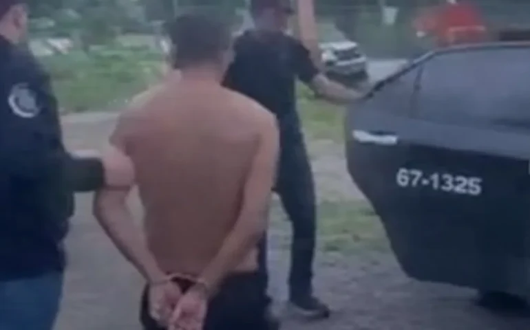 Homem é preso por abusar sexualmente do filho após denúncia de traição