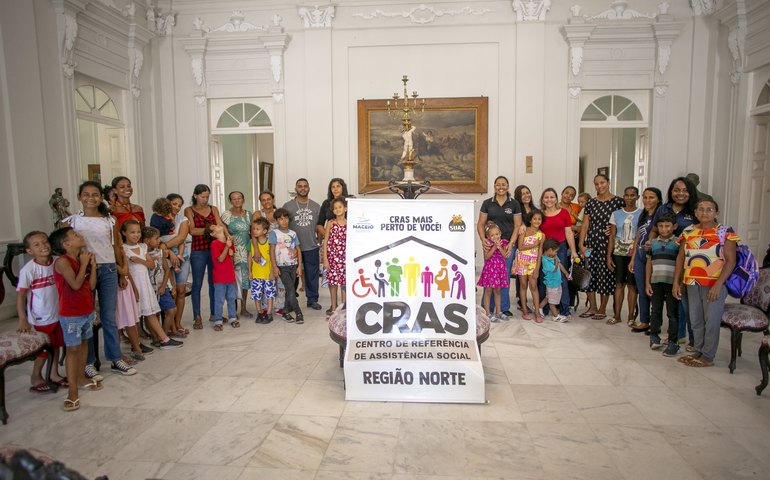 Usuários do Cras Região Norte visitam Museu Palácio Floriano Peixoto