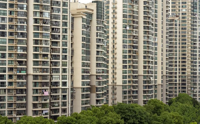 Cidades da China flexibilizam regras para aquisição de imóveis para impulsionar setor