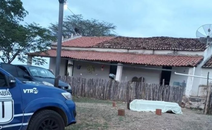 Caixão foi deixado na fazenda por engano