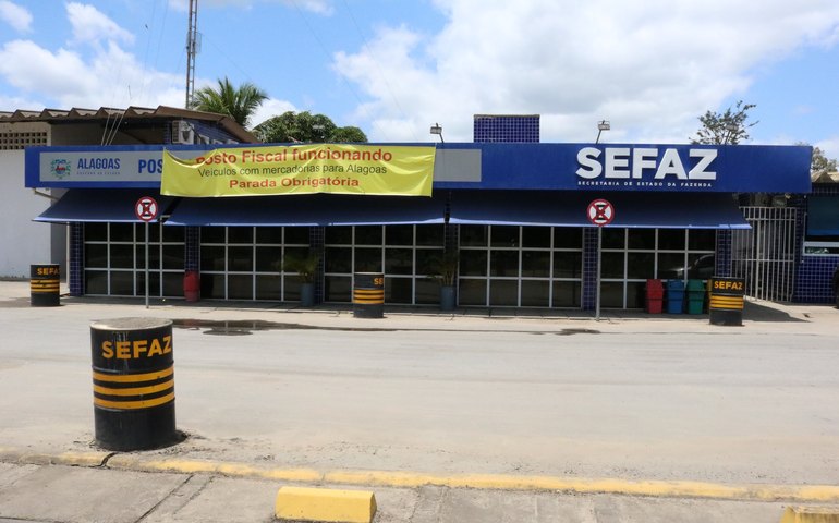 Postos da Sefaz recebem orientação de distanciamento no atendimento ao público