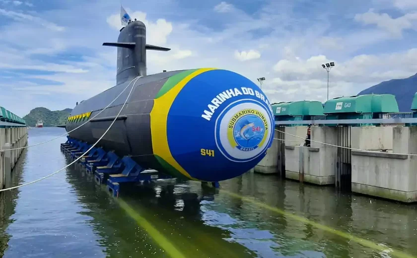 Brasil e EUA reforçam laços militares com exercícios submarinos