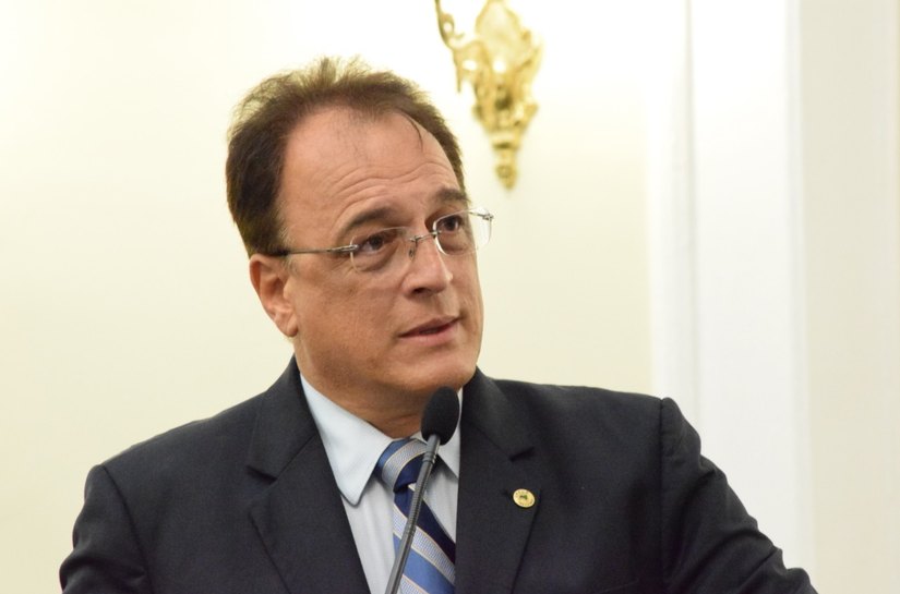 Deputado apresenta projeto que 'bonifica' profissionais da Saúde no enfrentamento à Covid-19
