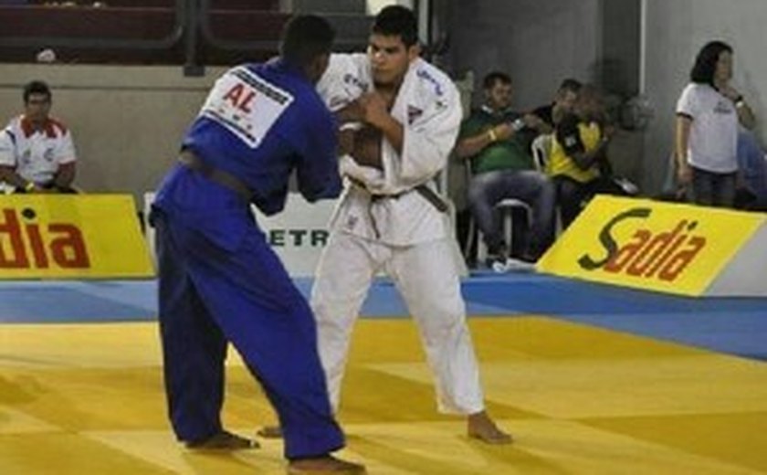 Judoca Renglis Xavier é convocado para treinos com a seleção sub-21