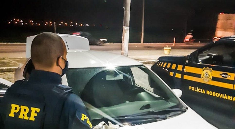 Dois homens são presos transportando ecstasy, haxixe e maconha em Nossa Senhora do Socorro / Foto: Foto: PRF/SE
