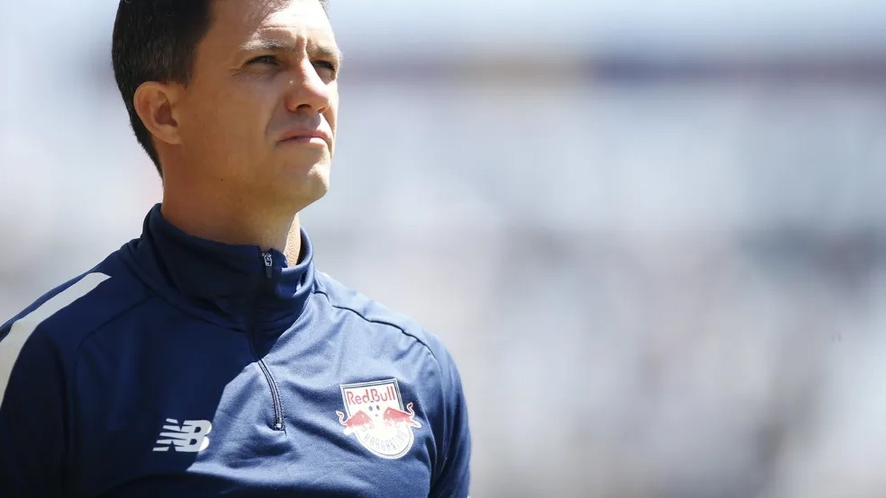 Red Bull Bragantino antecipa saída de Maurício Barbieri após vexame em Fortaleza