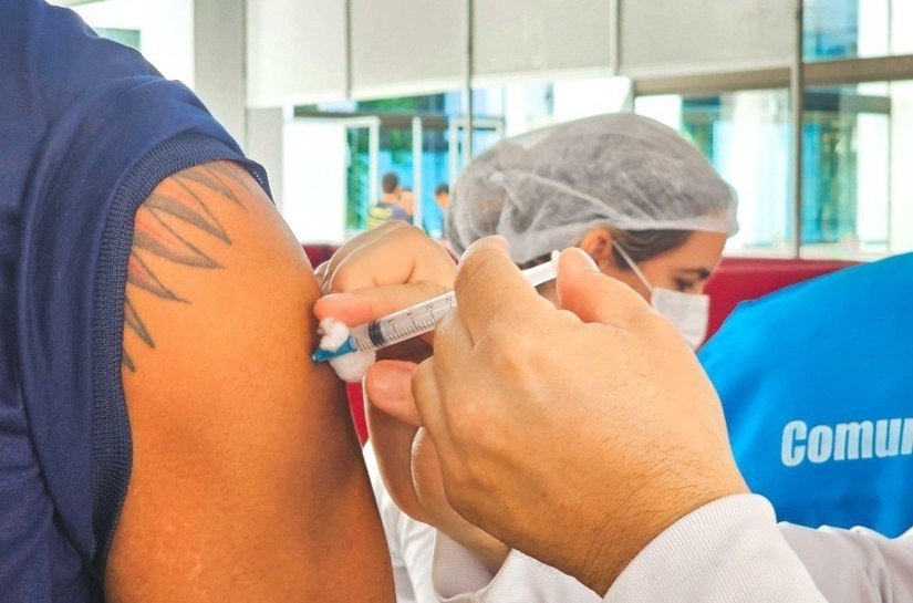 Maceió intensifica vacinação para profissionais da rede hoteleira e de restaurantes