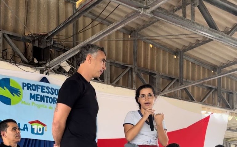 Em AL, deputado Rafael Brito visita escolas estaduais e ouve alunos e professores sobre o novo ensino médio