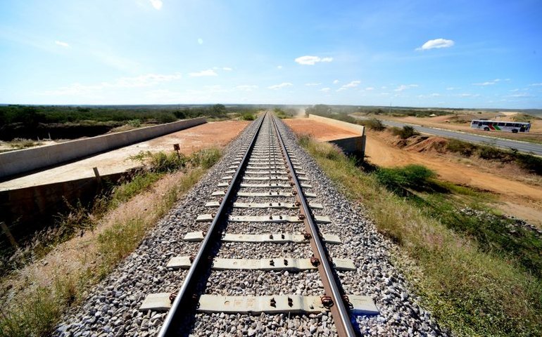Comissão discute a situação das obras da ferrovia Transnordestina