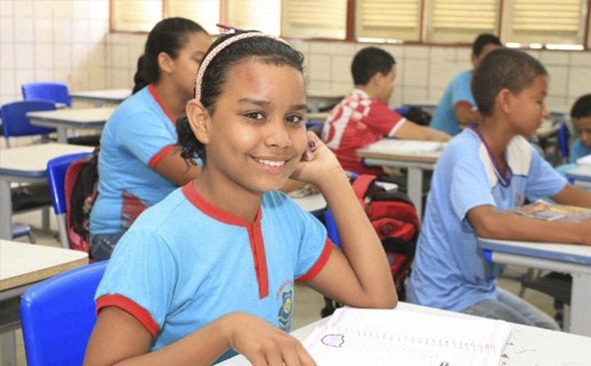 Governo de Alagoas vai criar programa para premiar escolas com melhor desempenho