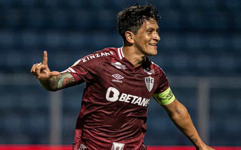 Fluminense faz 3 a 0 no Avaí, encerra série negativa e volta ao G-4 do Brasileiro