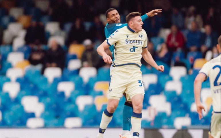 Líder isolado do Italiano, Napoli poupa titulares e fica no empate sem gols com Verona em casa