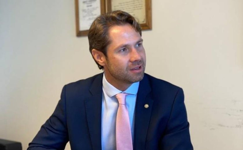 Pedro Vilela anuncia aprovação de PL que garante precatórios ao magistério