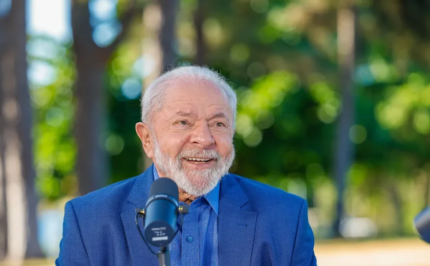 Em dia de operação contra Bolsonaro, Lula publica vídeo agradecendo Deus por mais um dia