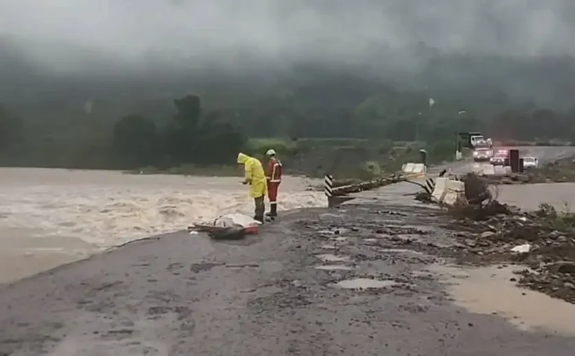 Chuvas no RS deixam quatro mortos, mais de 6 mil desalojados e municípios em estado de emergência