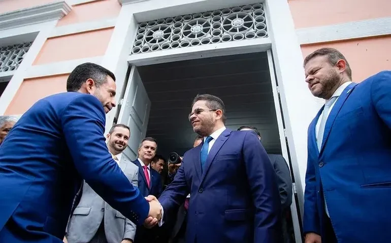 Caio Hanry Abreu escreve: O compadrio da política em Alagoas