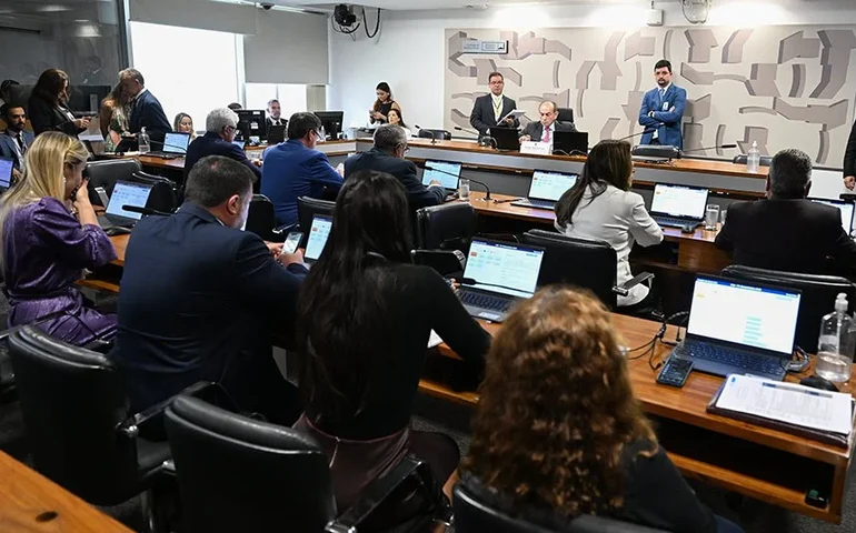 CAS aprova prioridade a pessoas com deficiência nas seleções para teletrabalho