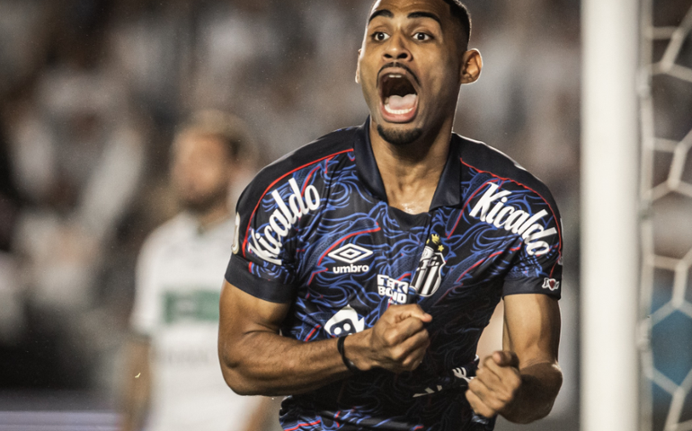 Internacional e Santos vencem pelo Brasileirão