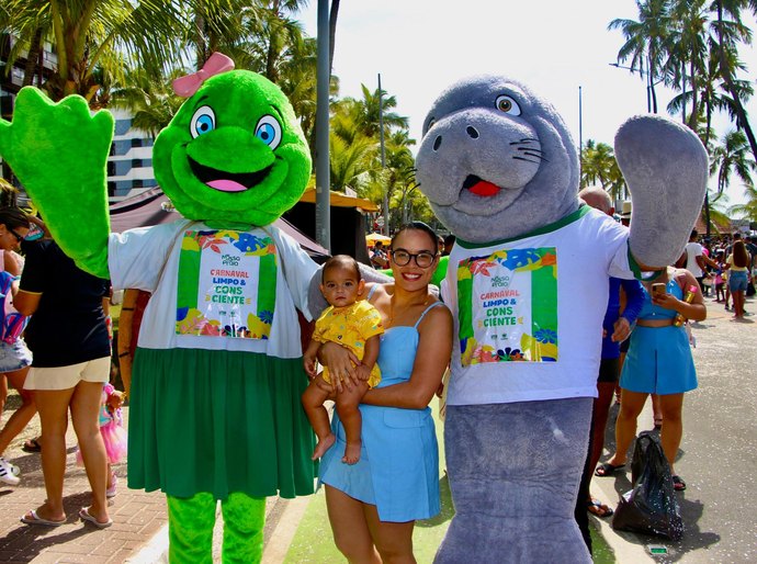 Projeto Nossa Praia promove ação educativa durante prévias carnavalescas em Maceió