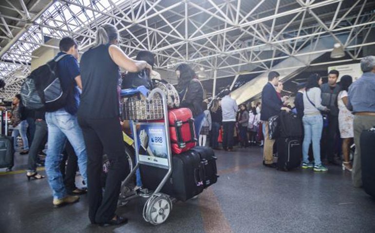 Consumidor tem até hoje para comprar passagem com franquia de bagagem garantida