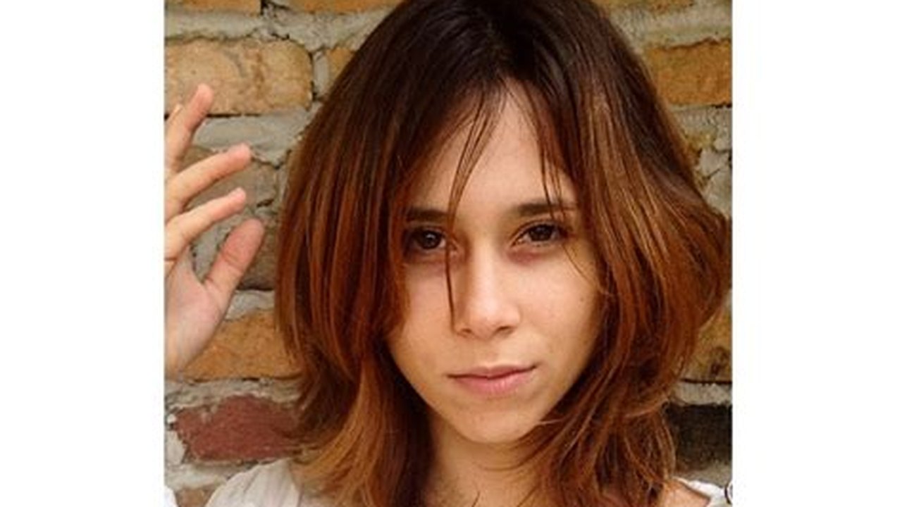 Atriz de ‘Malhação’ revela gravidez com desenho no Instagram
