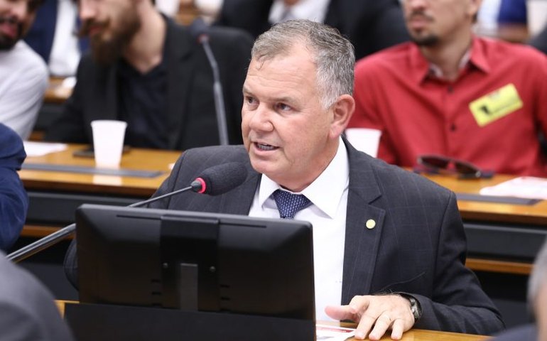 Projeto propõe escolas cívico-militares de ensino técnico na rede federal