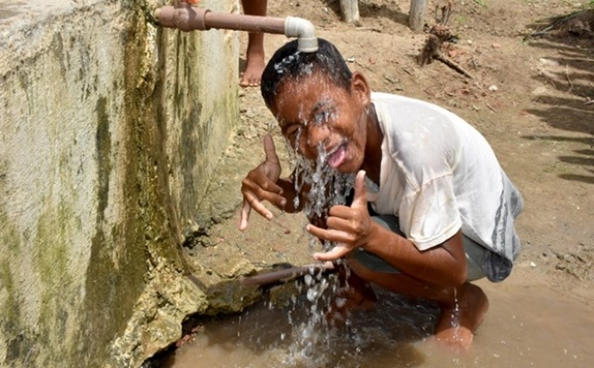Após anos sem água, poço muda a vida de comunidade em Capela
