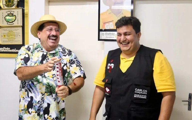 A nova moda dos ex-prefeitos: permanecer no Poder através de secretarias poderosas, enquanto as autoridades se calam