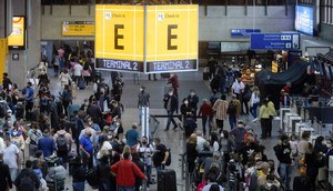 Anvisa retoma obrigatoriedade do uso de máscaras em aeroportos e aviões no Brasil / Foto: Foto: Roosevelt Cassio/Reuters